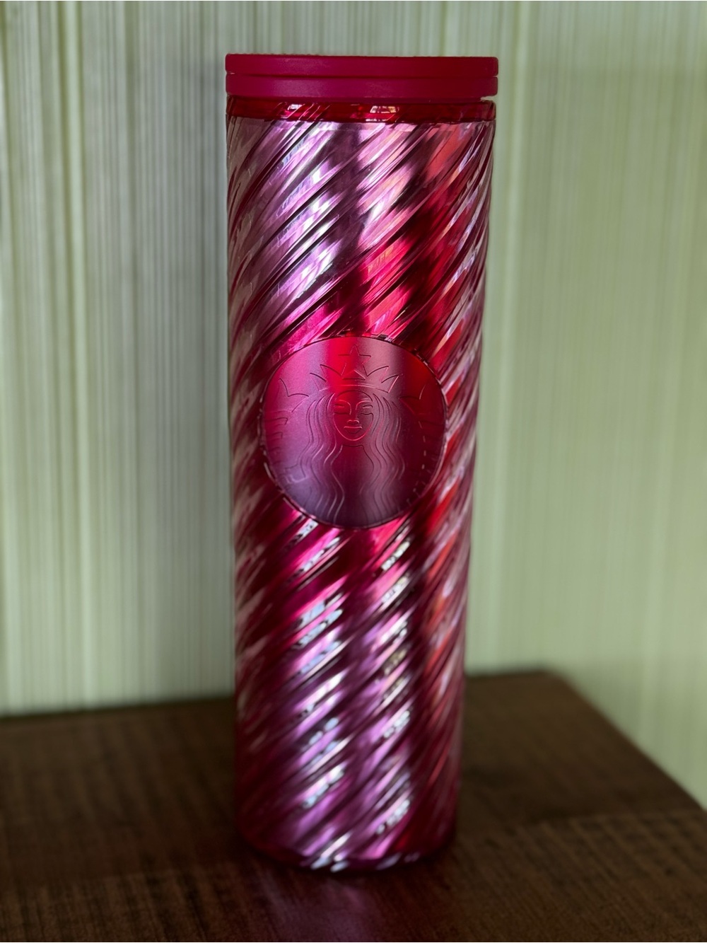 Starbucks Holiday 2023 Plastic Red Ribbon Tumbler Travel Mug Bubble Gum Swirl